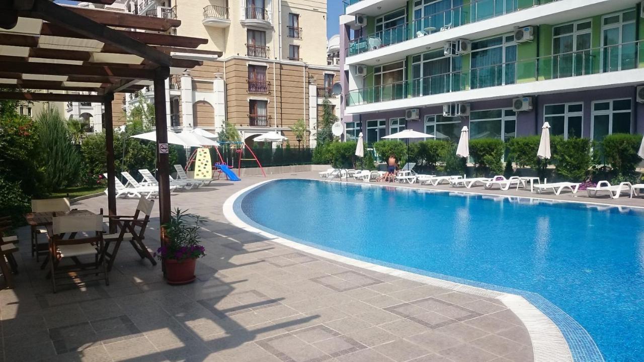 Family Apartments In Solmarin Slântsjev Brjag Eksteriør bilde