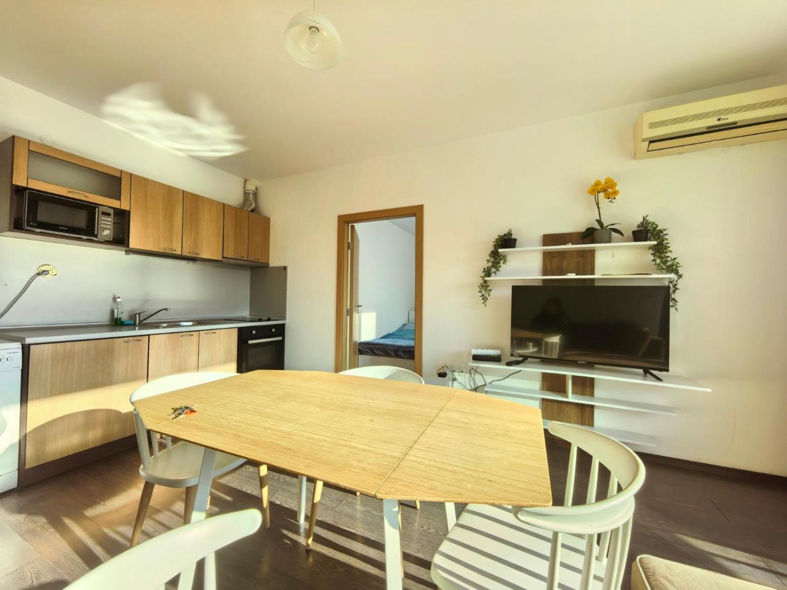 Family Apartments In Solmarin Slântsjev Brjag Eksteriør bilde