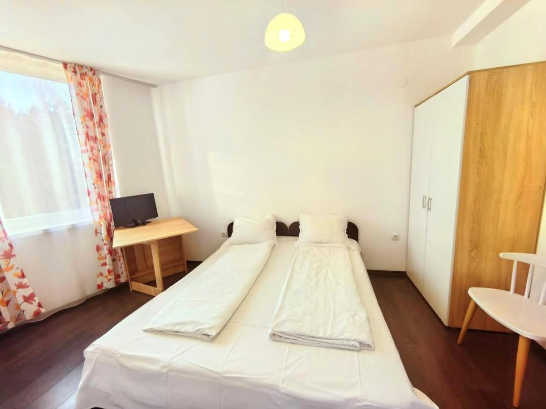Family Apartments In Solmarin Slântsjev Brjag Eksteriør bilde
