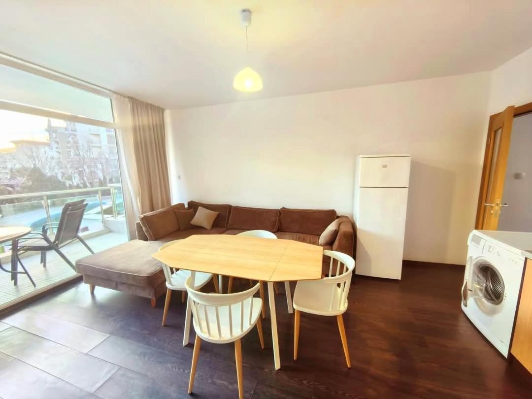 Family Apartments In Solmarin Slântsjev Brjag Rom bilde